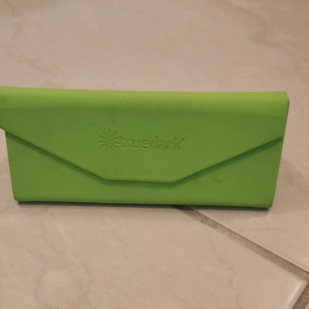 TrueDark Green Glasses with Case